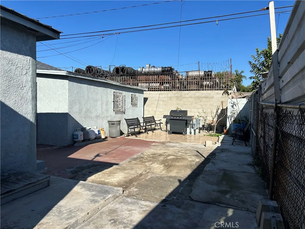 2011 E Elizabeth, Compton, California 90221 home-pic-16