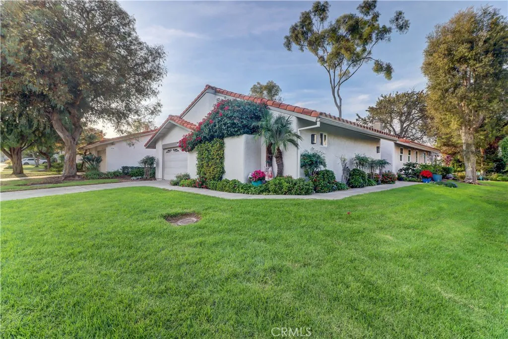 5415 Via Carrizo, Laguna Woods, California 92637 home-pic-41