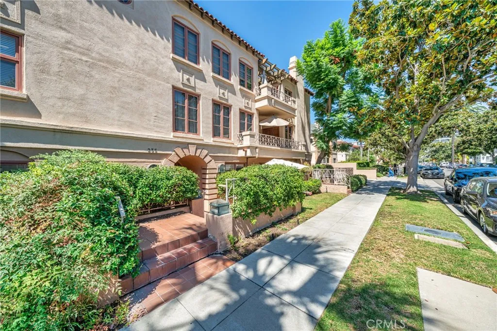 235 S Gale 102, Beverly Hills, California 90211 home-pic-45