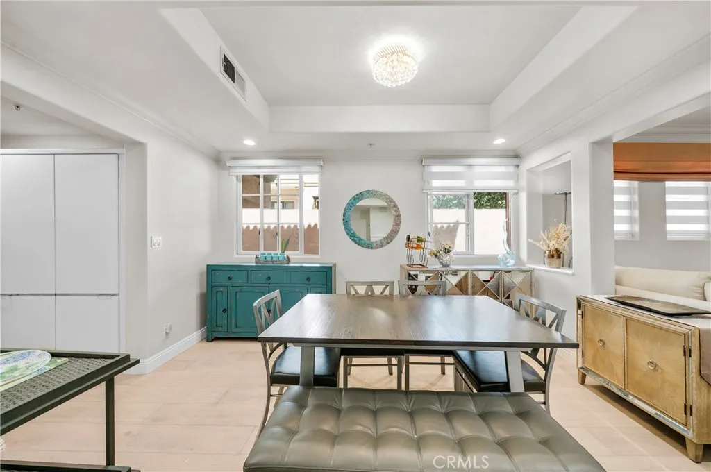235 S Gale 102, Beverly Hills, California 90211 home-pic-3