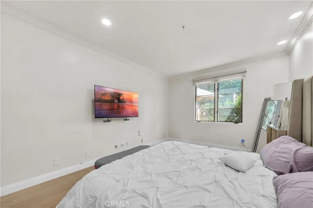 235 S Gale 102, Beverly Hills, California 90211 home-pic-19