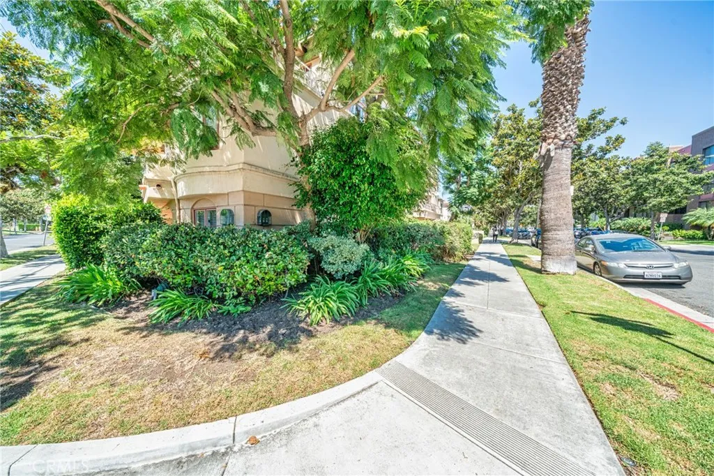235 S Gale 102, Beverly Hills, California 90211 home-pic-43
