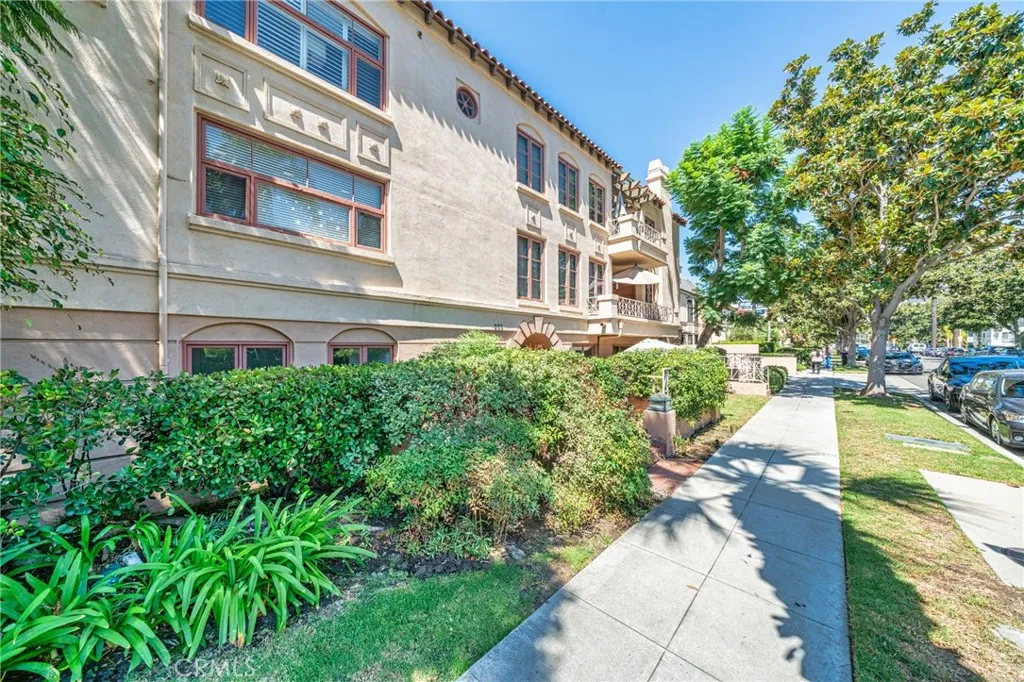 235 S Gale 102, Beverly Hills, California 90211 home-pic-44