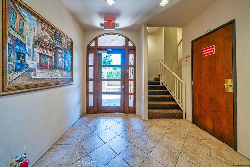 235 S Gale 102, Beverly Hills, California 90211 home-pic-36