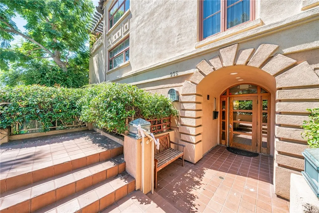 235 S Gale 102, Beverly Hills, California 90211 home-pic-39