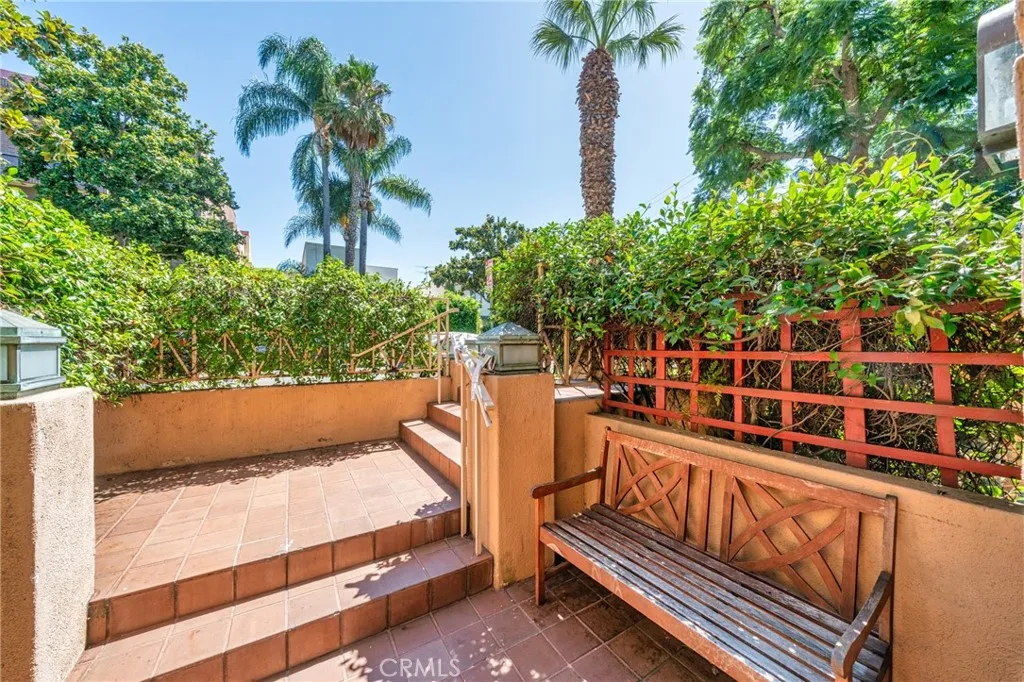 235 S Gale 102, Beverly Hills, California 90211 home-pic-37