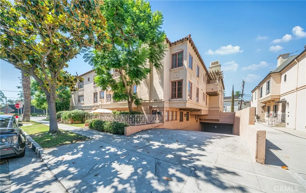 235 S Gale 102, Beverly Hills, California 90211 home-pic-41