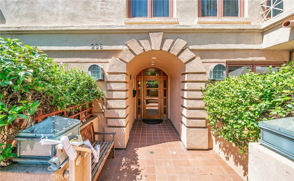 235 S Gale 102, Beverly Hills, California 90211 home-pic-38
