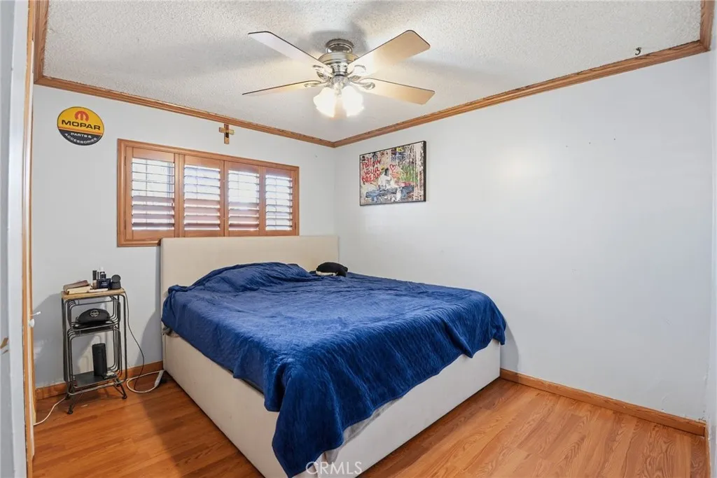 1038 Hollister St, San Fernando, California 91340 home-pic-7