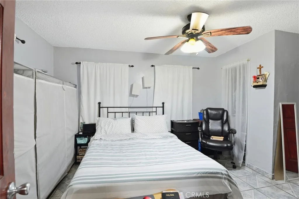 1038 Hollister St, San Fernando, California 91340 home-pic-13