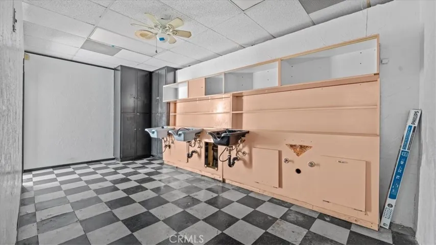 vacant unit - workstation