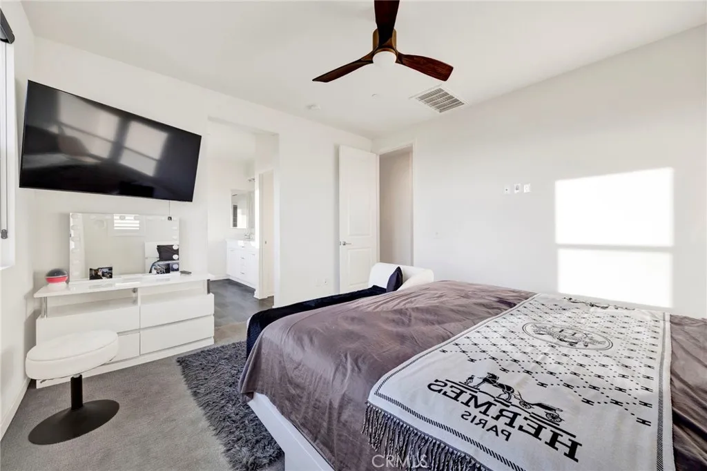 28427 Ascent, Saugus, California 91350 home-pic-22