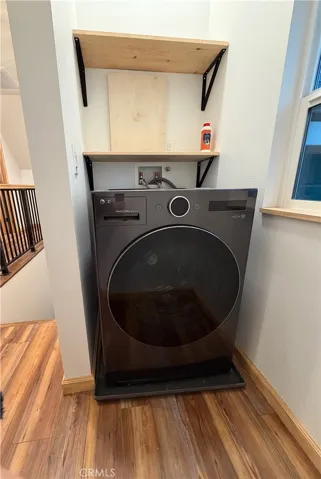 2nd fl Washer/Dryer Combo