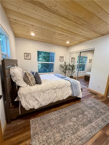 1st fl primary w/en suite