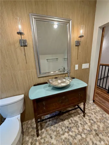 2nd fl bath