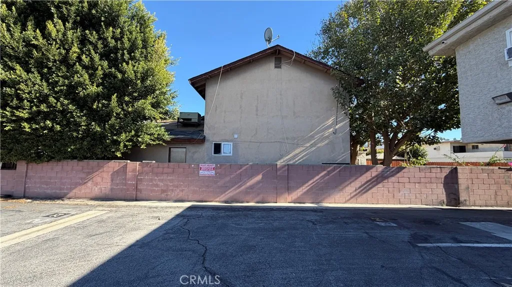 14840 Hartland Street, Van Nuys, California 91405 home-pic-1