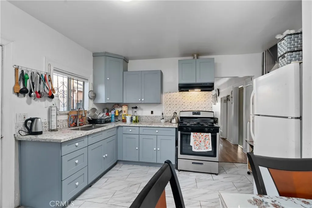 641 W 108th, Los Angeles, California 90044 home-pic-7