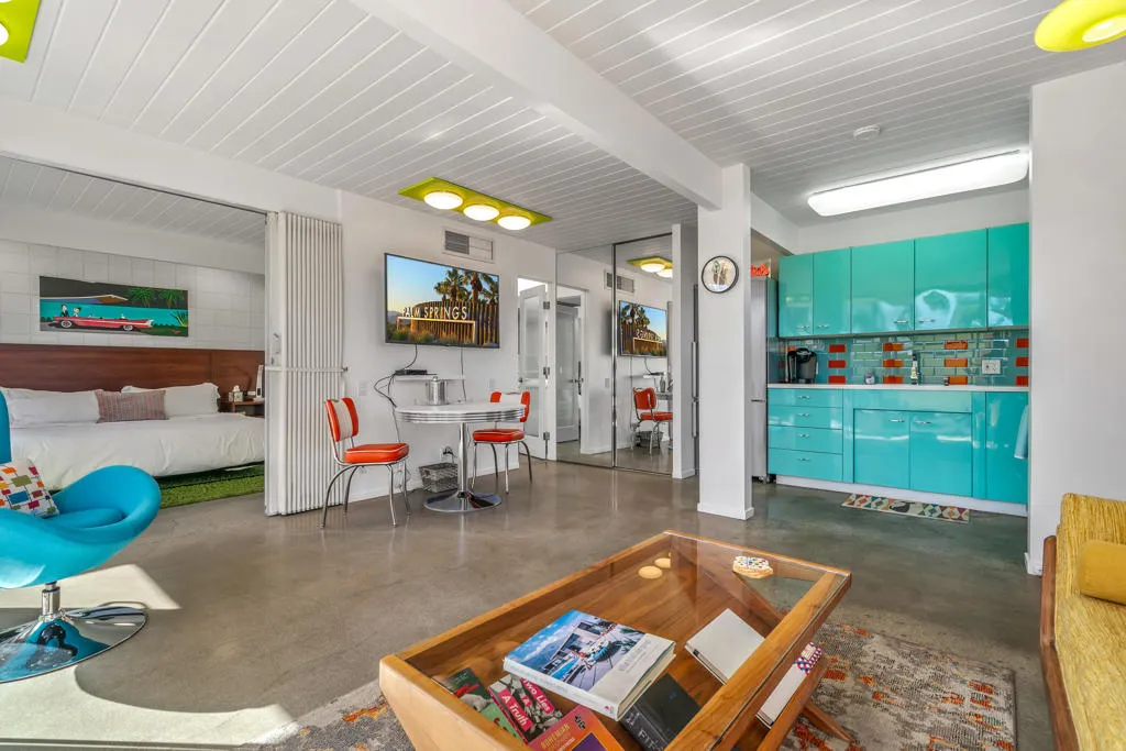 1111 E Palm Canyon Drive 326, Palm Springs, California 92264 home-pic-10