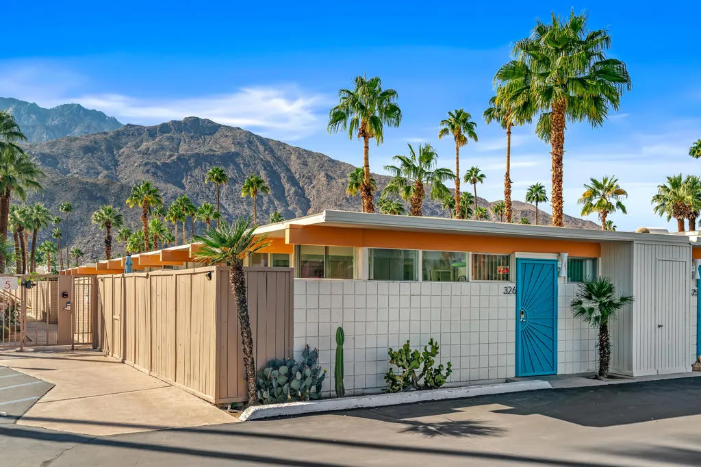 1111 E Palm Canyon Drive 326, Palm Springs, California 92264 home-pic-2