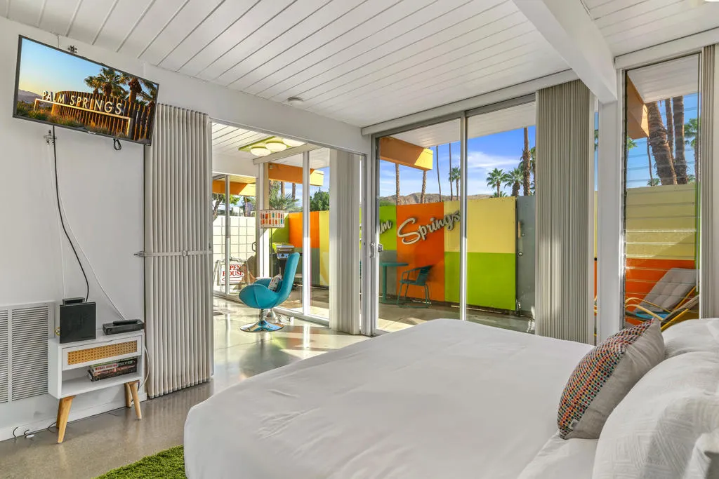 1111 E Palm Canyon Drive 326, Palm Springs, California 92264 home-pic-22