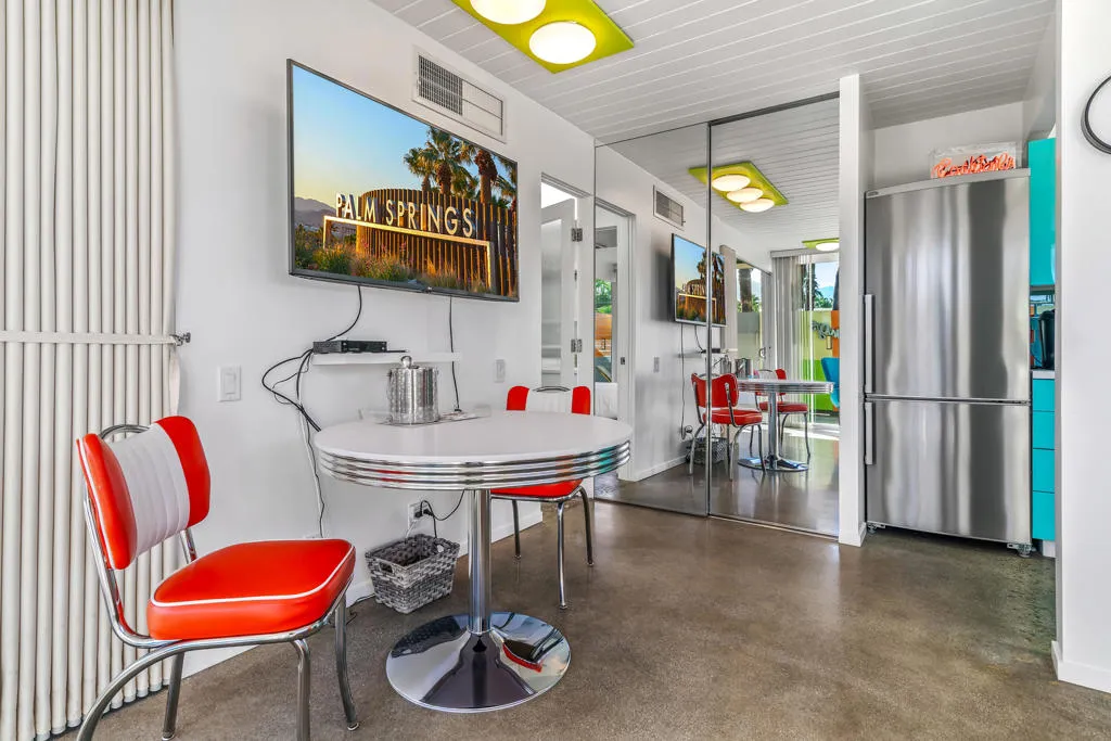 1111 E Palm Canyon Drive 326, Palm Springs, California 92264 home-pic-11