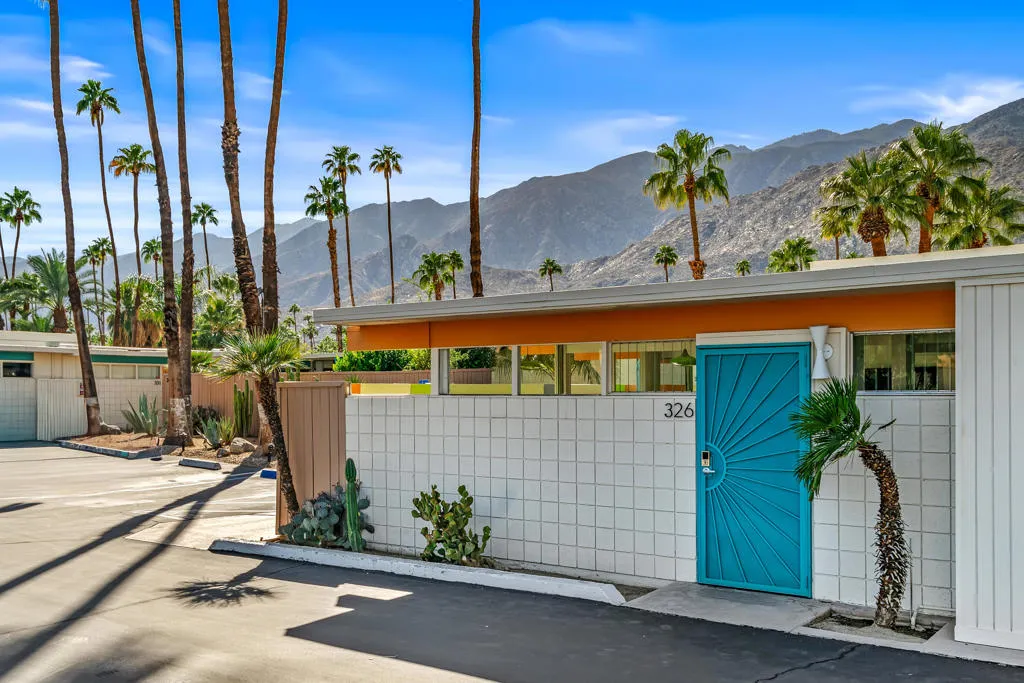 1111 E Palm Canyon Drive 326, Palm Springs, California 92264 home-pic-1