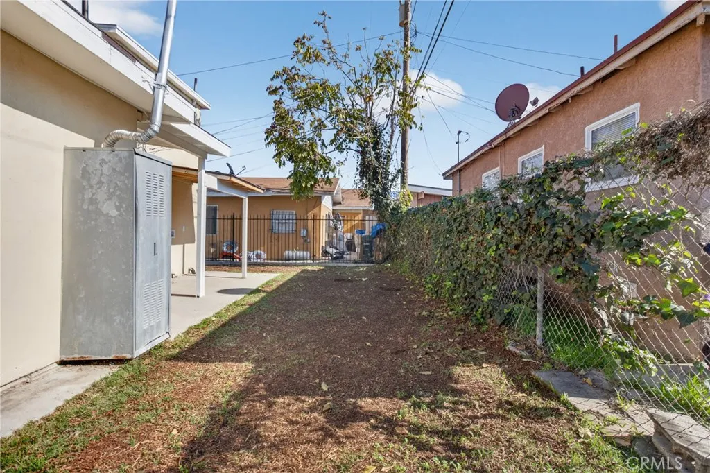 1300 W 90th Street, Los Angeles, California 90044 home-pic-30