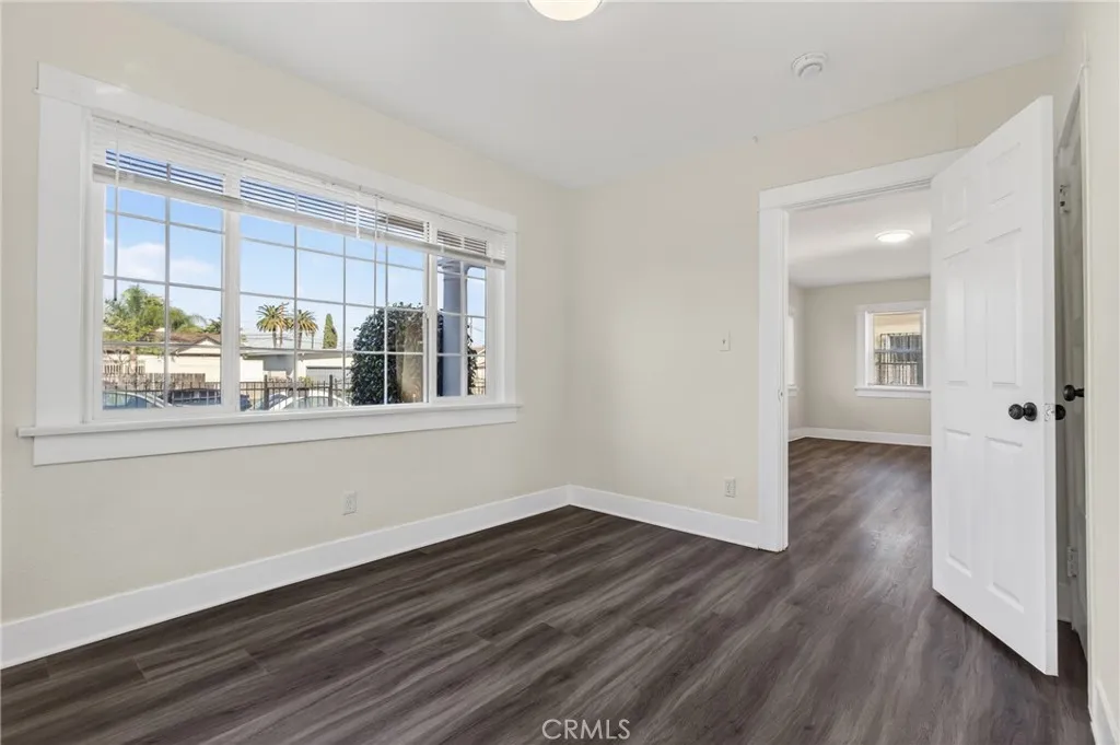 1300 W 90th Street, Los Angeles, California 90044 home-pic-18