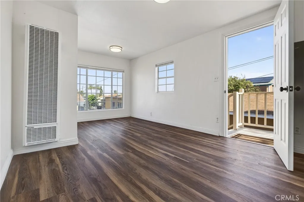 1300 W 90th Street, Los Angeles, California 90044 home-pic-33