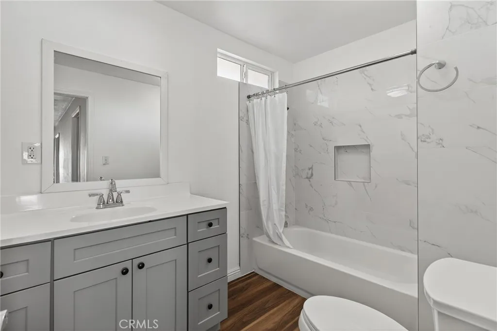 1300 W 90th Street, Los Angeles, California 90044 home-pic-28