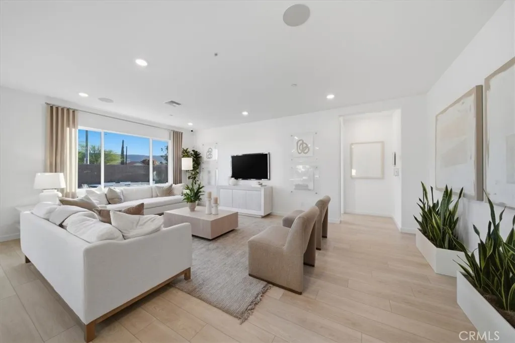 42957 56th Street W, Lancaster, California 93536 home-pic-4