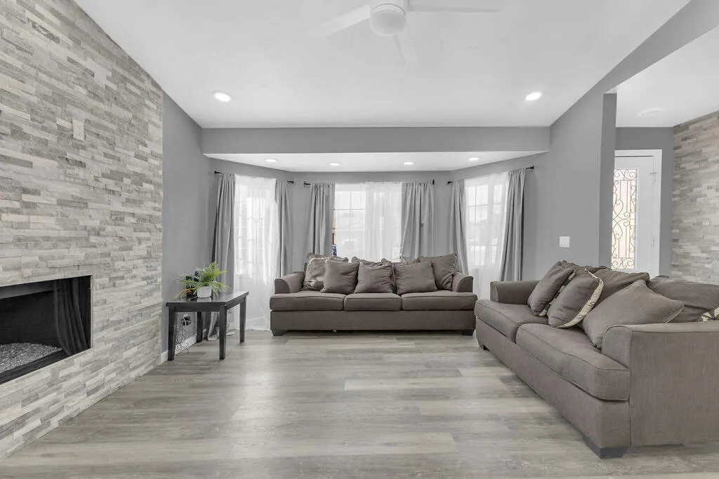 9872 Valencia Drive, Desert Hot Springs, California 92240 home-pic-13