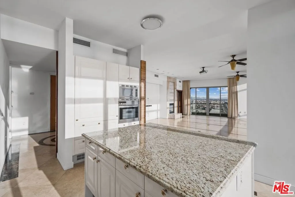 165 6th Avenue 2803, San Diego, California 92101 home-pic-9