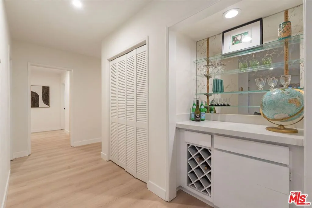 6001 Canterbury Drive 110, Culver City, California 90230 home-pic-14