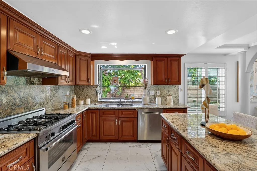 2301 S Baldwin Avenue, Arcadia, California 91006 home-pic-11