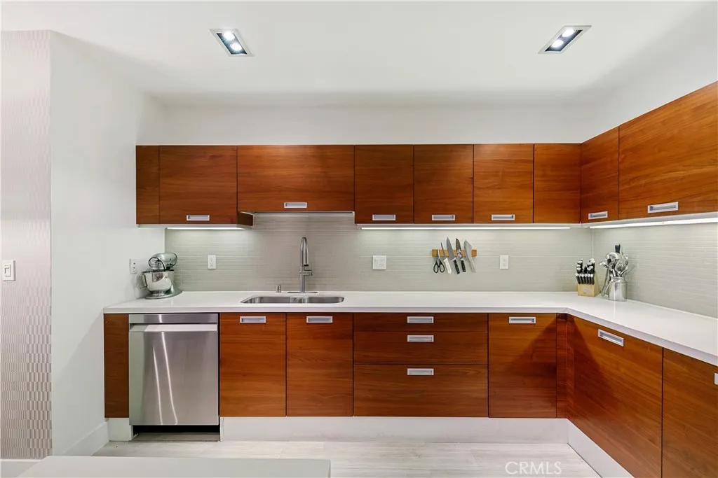 6735 Yucca Street 107, Los Angeles, California 90028 home-pic-7