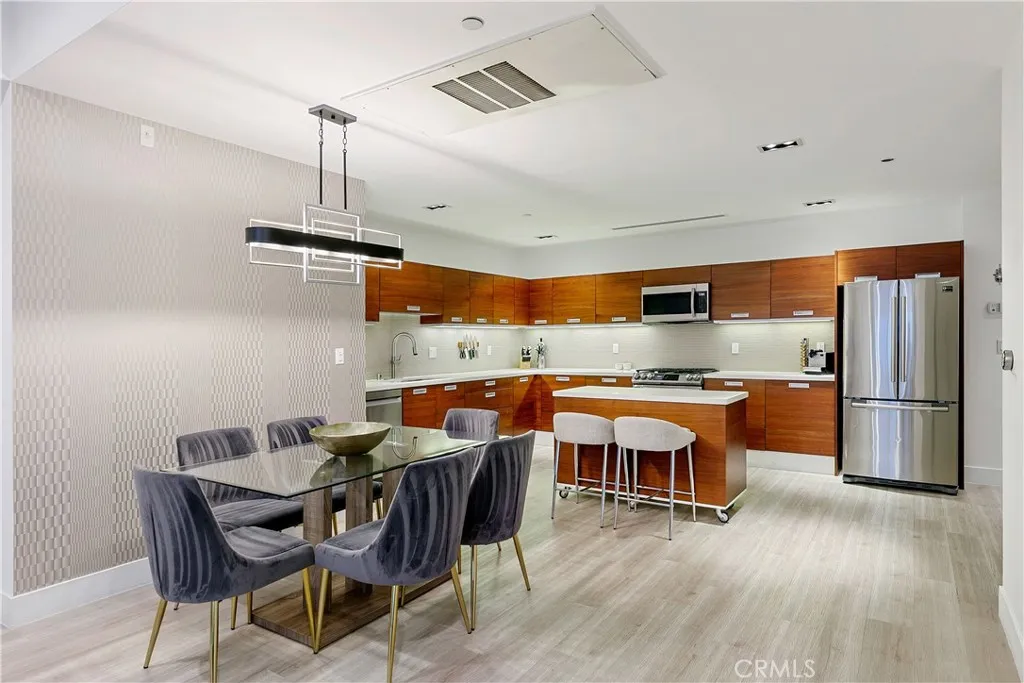 6735 Yucca Street 107, Los Angeles, California 90028 home-pic-5