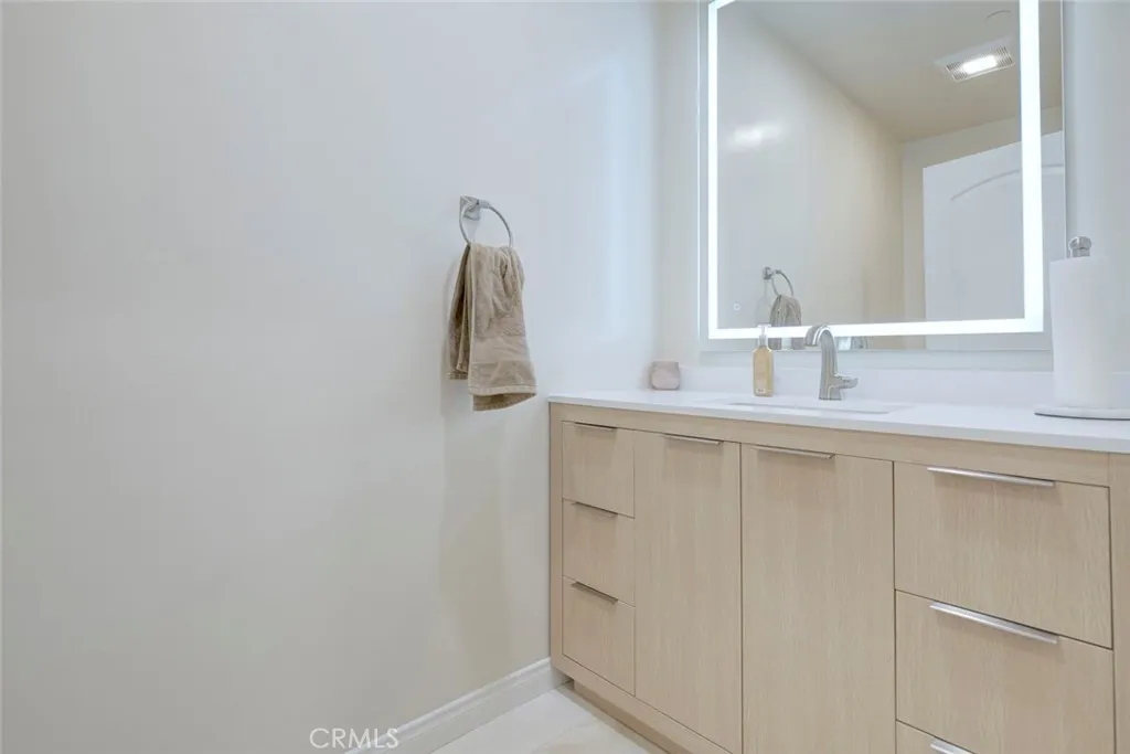 3974 Pennsylvania, La Crescenta, California 91214 home-pic-9