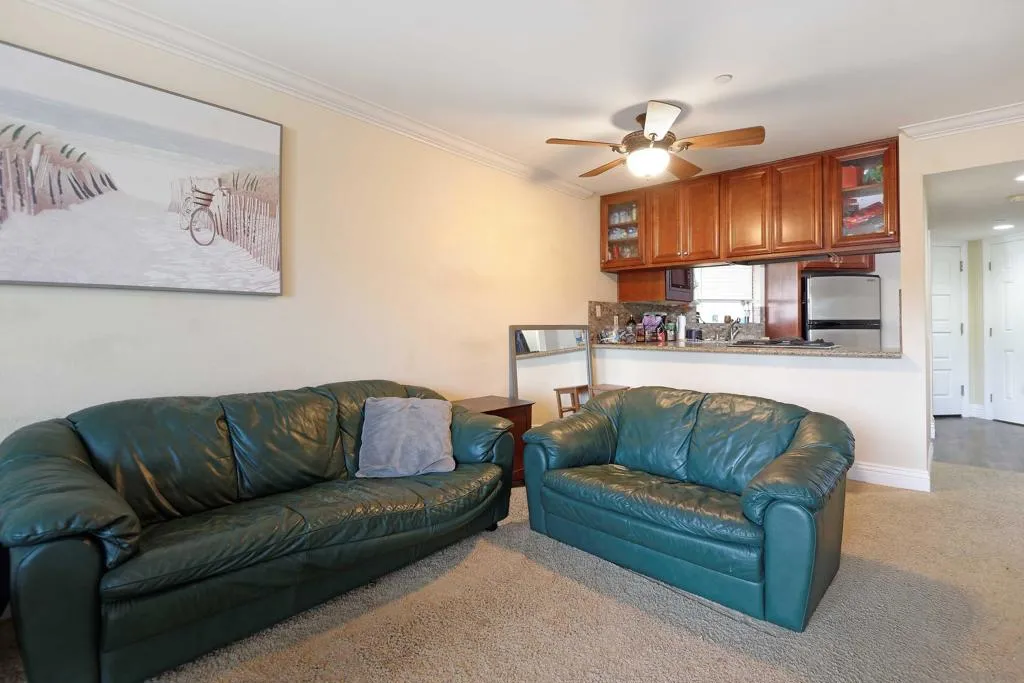 7509 Draper 306, La Jolla, California 92037 home-pic-3