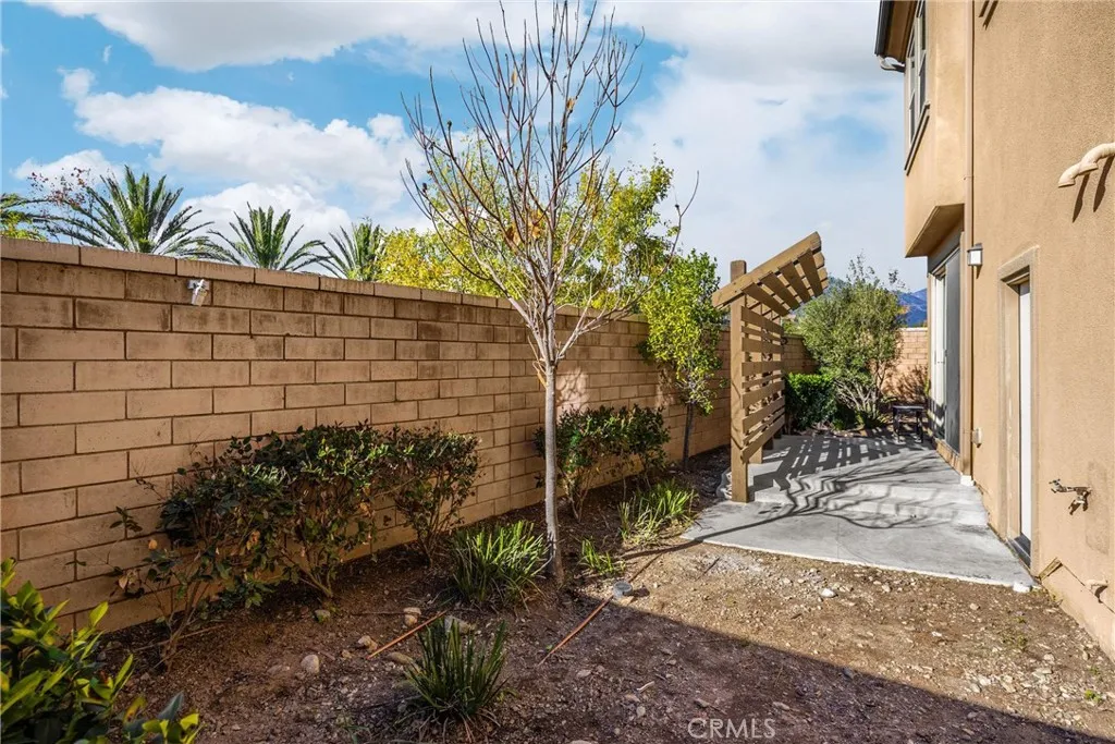 2323 Apple, Upland, California 91786 home-pic-35