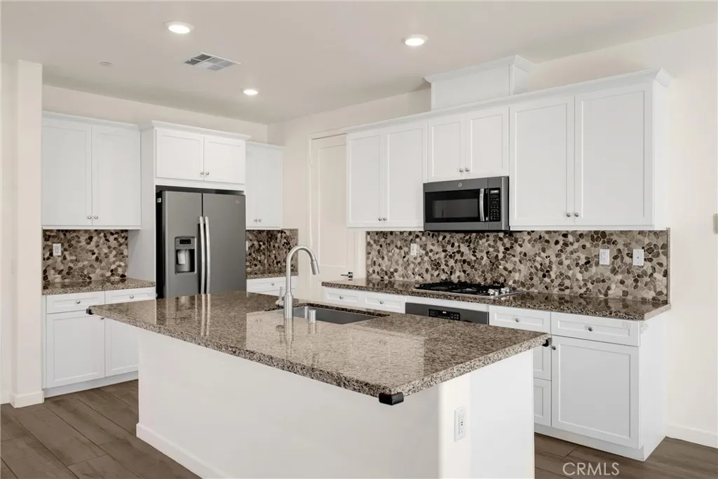 2323 Apple, Upland, California 91786 home-pic-9