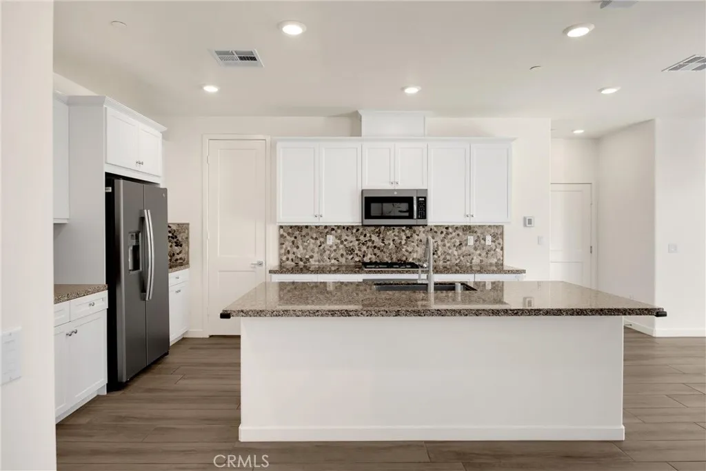 2323 Apple, Upland, California 91786 home-pic-10