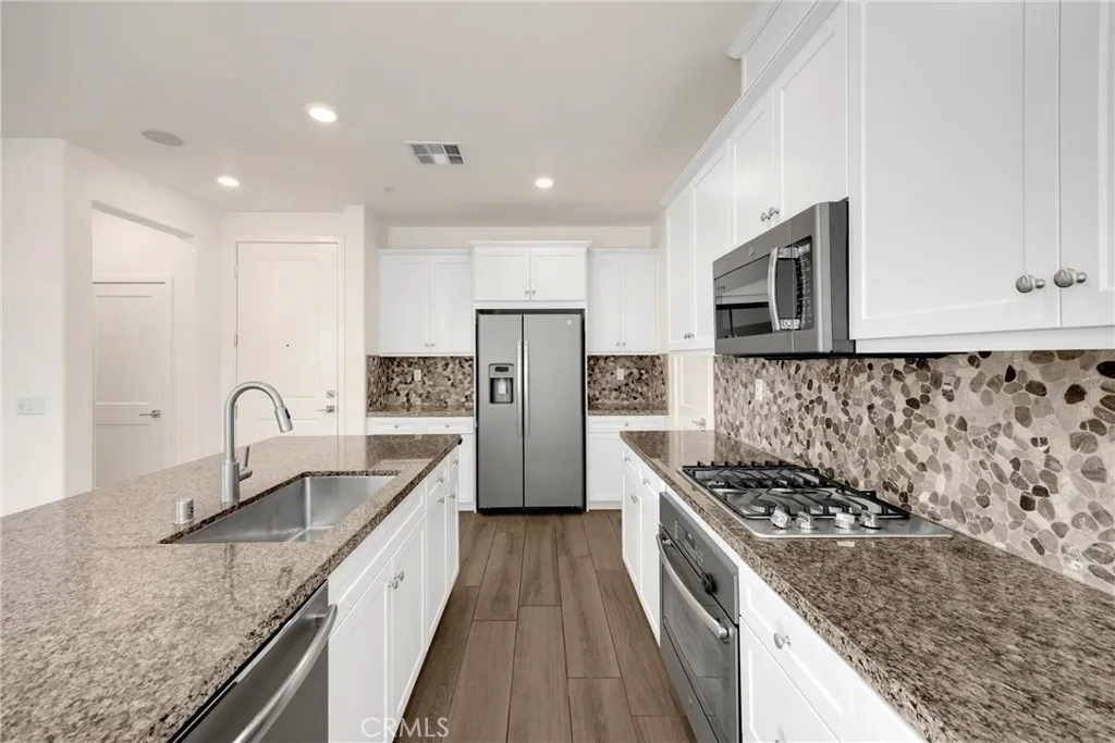 2323 Apple, Upland, California 91786 home-pic-8