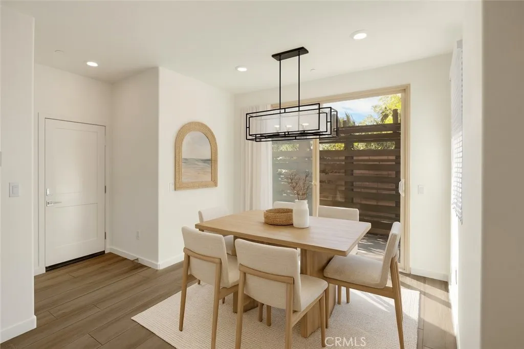 2323 Apple, Upland, California 91786 home-pic-1