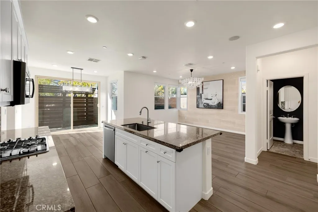 2323 Apple, Upland, California 91786 home-pic-3