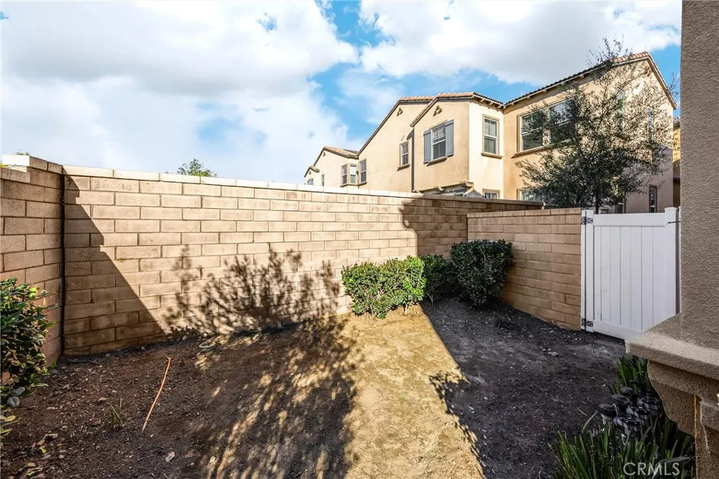 2323 Apple, Upland, California 91786 home-pic-38