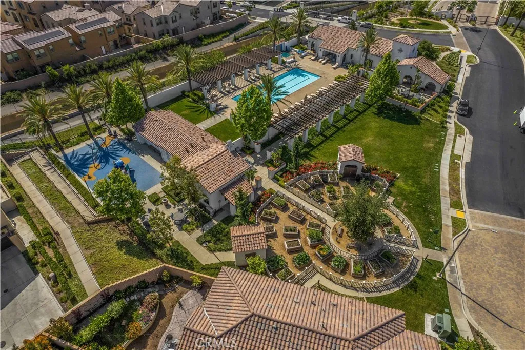2323 Apple, Upland, California 91786 home-pic-40