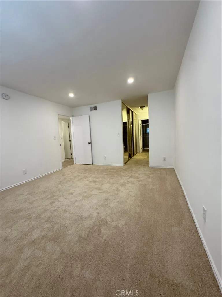 6702 Hillpark Drive 308, Los Angeles, California 90068 home-pic-10