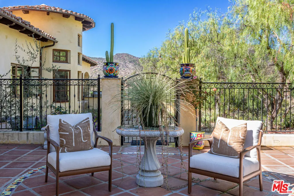 1101 Cold Canyon Road, Calabasas, California 91302 home-pic-38