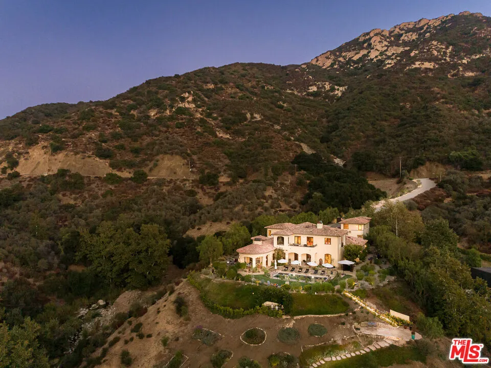 1101 Cold Canyon Road, Calabasas, California 91302 home-pic-54